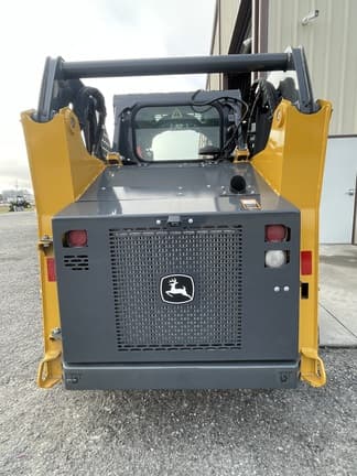 Image of John Deere 317G equipment image 4