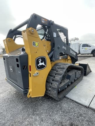 Image of John Deere 317G equipment image 2