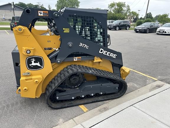 Image of John Deere 317G equipment image 2