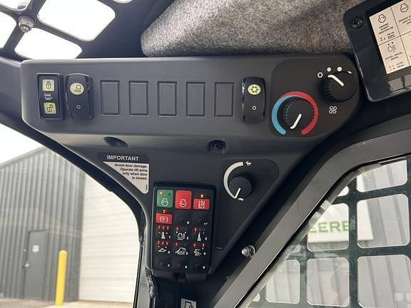 Image of John Deere 317G equipment image 4