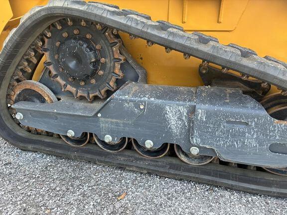Image of John Deere 317G equipment image 3