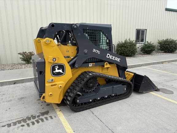 Image of John Deere 317G equipment image 3