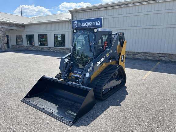 Image of John Deere 317G equipment image 2