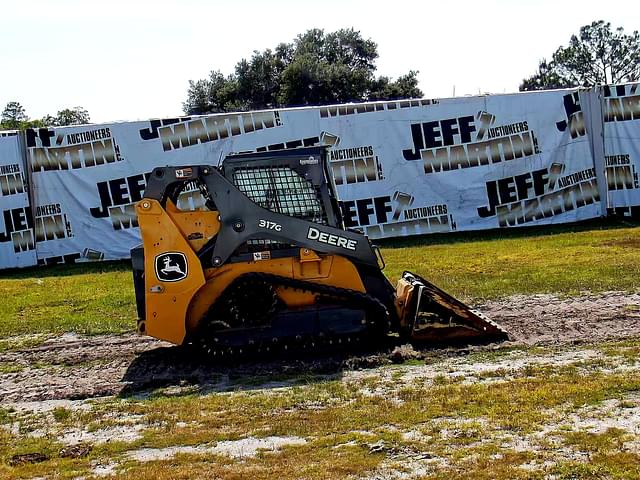 Image of John Deere 317G equipment image 3