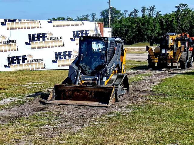 Image of John Deere 317G equipment image 1