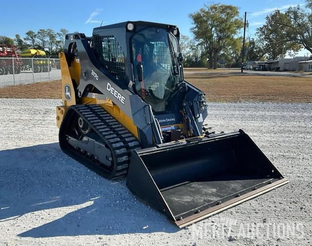 Image of John Deere 317G equipment image 4