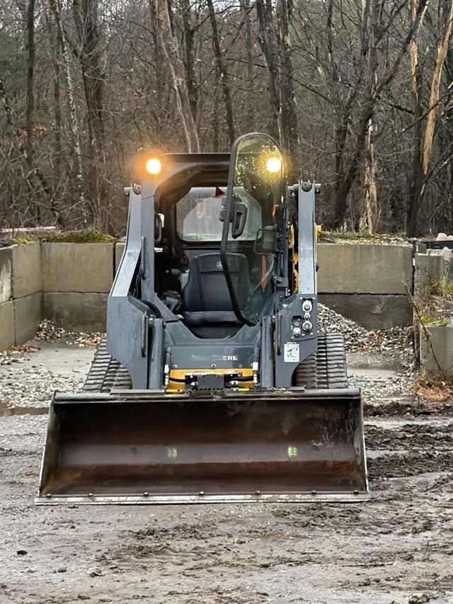 Image of John Deere 317G equipment image 3