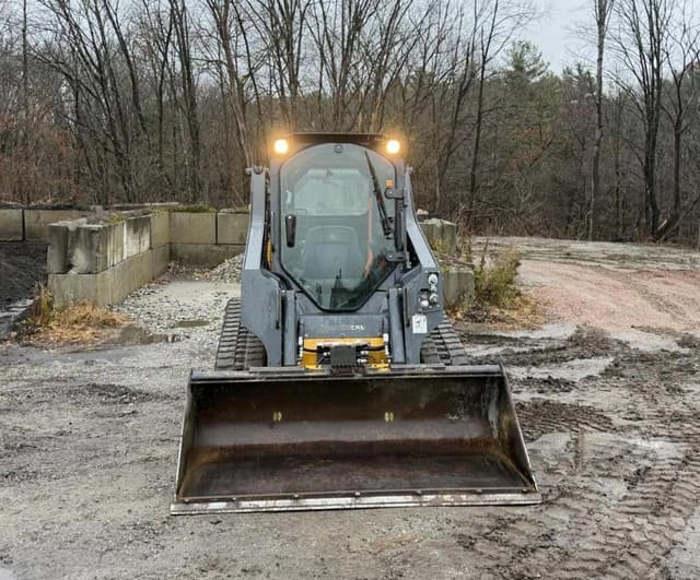 Image of John Deere 317G equipment image 4