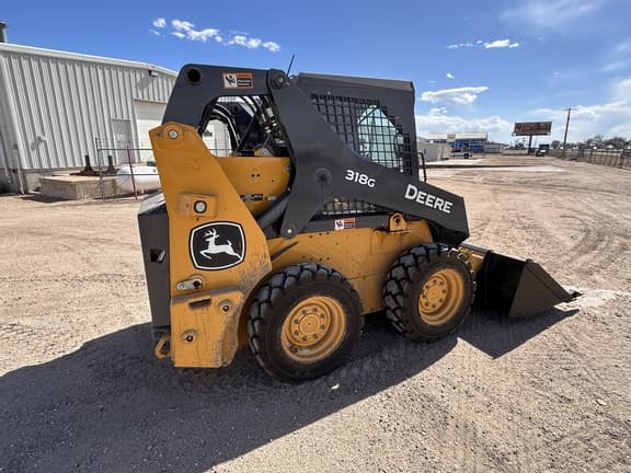 Image of John Deere 318G equipment image 4