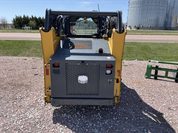 Image of John Deere 318G equipment image 4