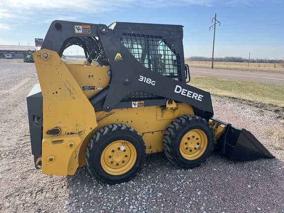 Image of John Deere 318G equipment image 2