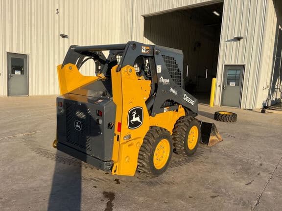 Image of John Deere 318G equipment image 4