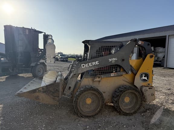 Image of John Deere 318G equipment image 3