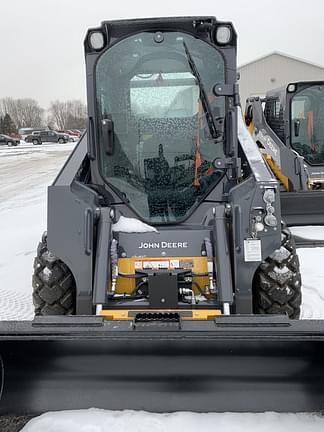 Image of John Deere 318G equipment image 4