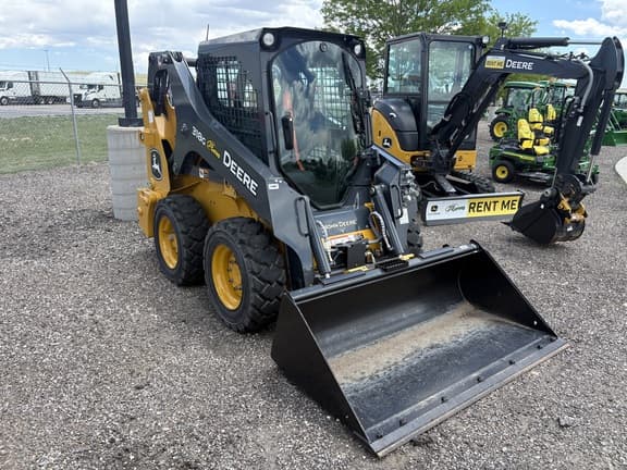 Image of John Deere 318G equipment image 4