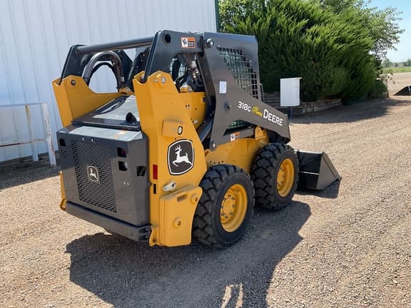 Image of John Deere 318G equipment image 4