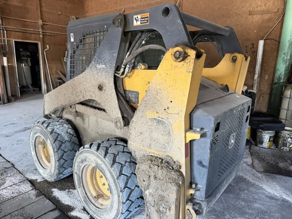 Image of John Deere 318G equipment image 4