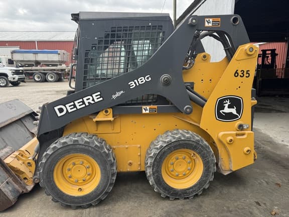 Image of John Deere 318G equipment image 4