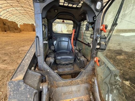 Image of John Deere 318G equipment image 4
