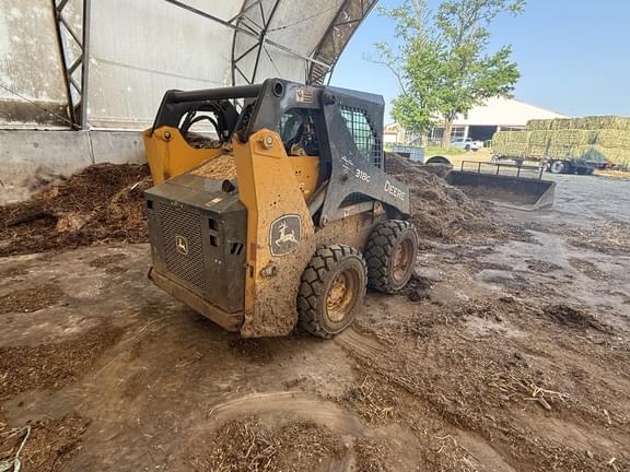 Image of John Deere 318G equipment image 2
