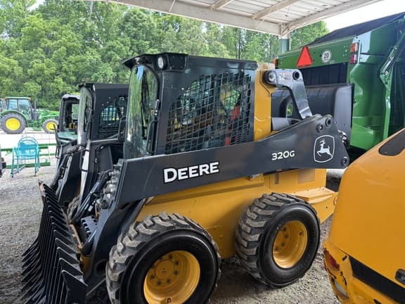 Image of John Deere 320G equipment image 2