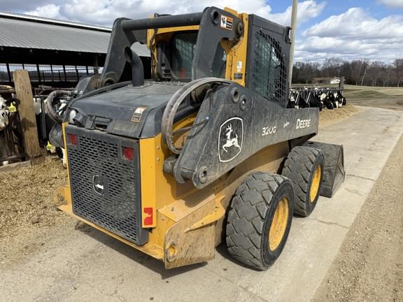Image of John Deere 320G equipment image 3