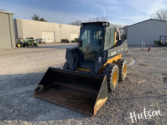 Image of John Deere 320G equipment image 2