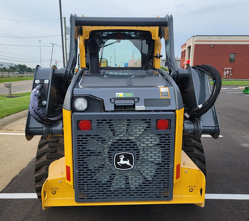 Image of John Deere 320G equipment image 4