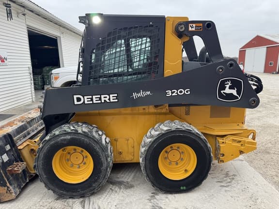 Image of John Deere 320G equipment image 4