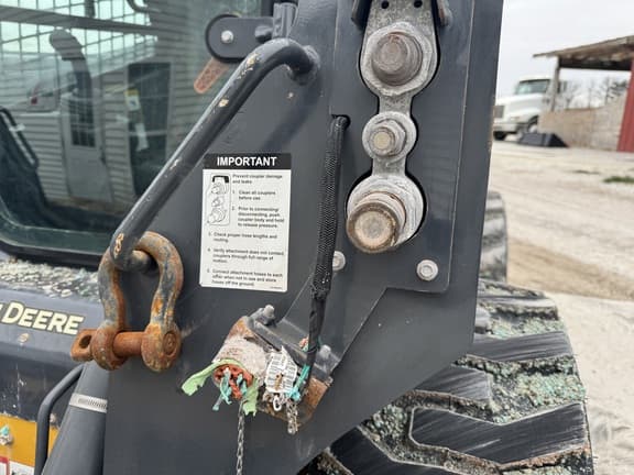 Image of John Deere 320G equipment image 3