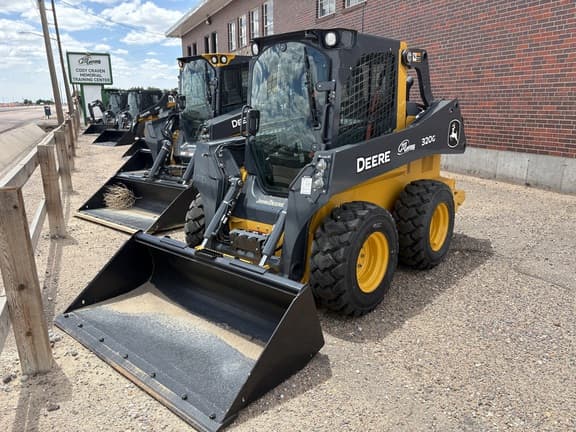 Image of John Deere 320G Primary image