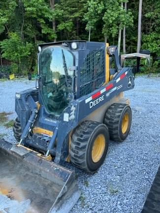 Image of John Deere 320G Primary image