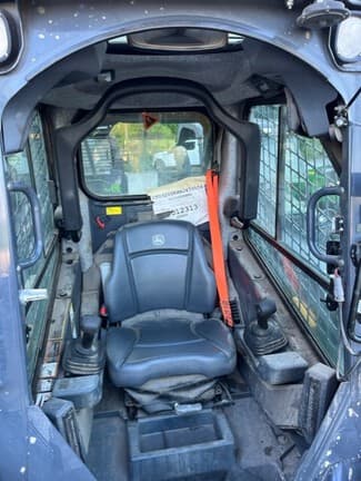 Image of John Deere 320G equipment image 4