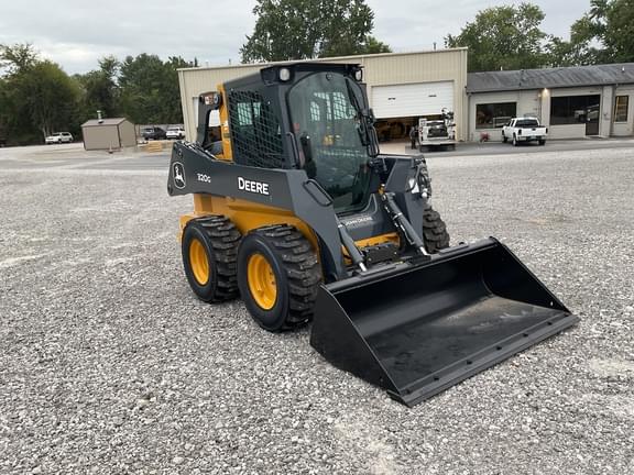 Image of John Deere 320G Primary image
