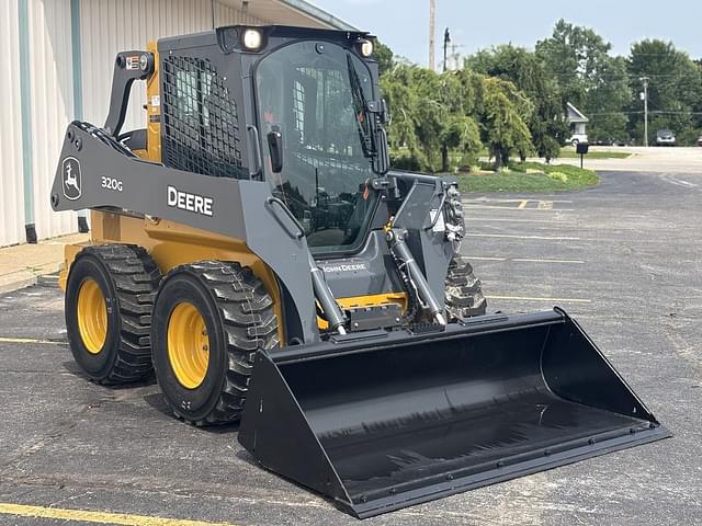 Image of John Deere 320G equipment image 3