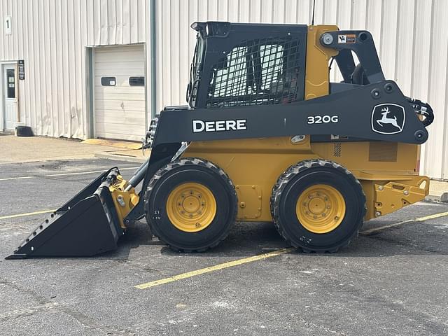 Image of John Deere 320G equipment image 2