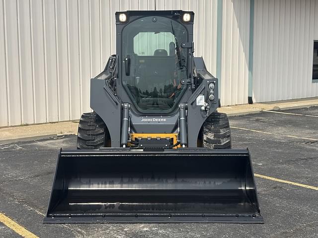 Image of John Deere 320G equipment image 1