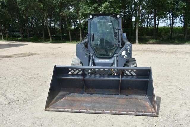 Image of John Deere 320G equipment image 2