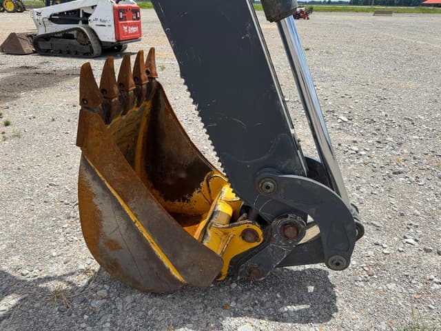 Image of John Deere 320P equipment image 4