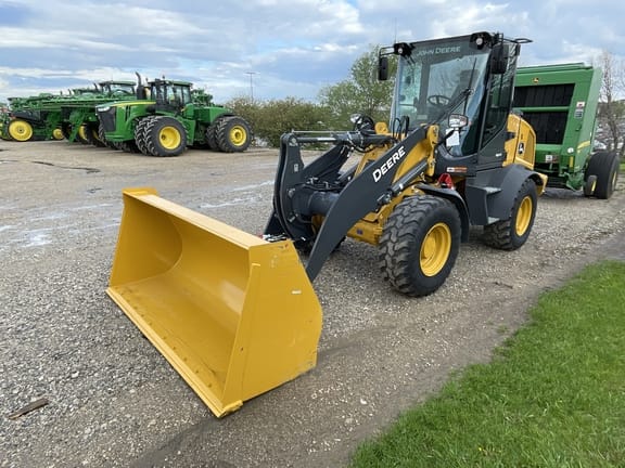 Main image John Deere 324P