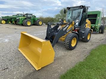 Main image John Deere 324P