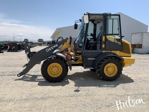 Image of John Deere 324P equipment image 3