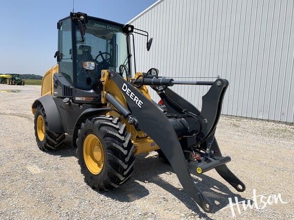 Main image John Deere 324P