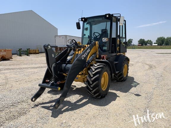 Image of John Deere 324P equipment image 1