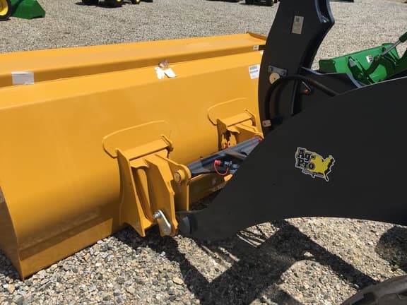 Image of John Deere 324P equipment image 3