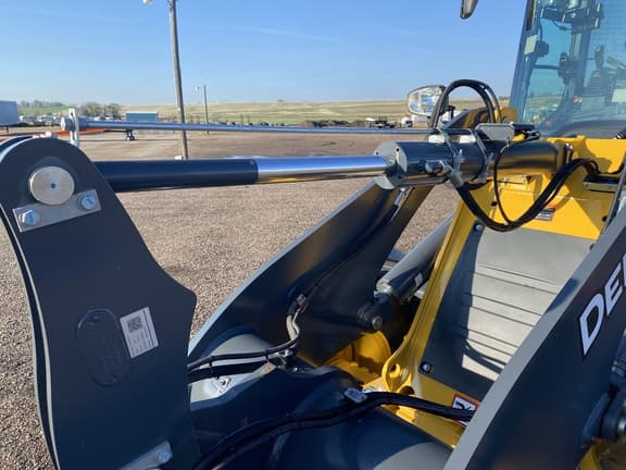 Image of John Deere 324P equipment image 4