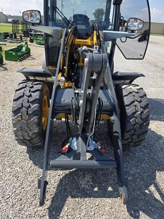 Image of John Deere 324P equipment image 4