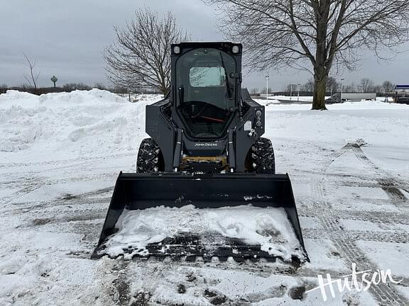 Image of John Deere 324G equipment image 2