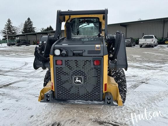 Image of John Deere 324G equipment image 3