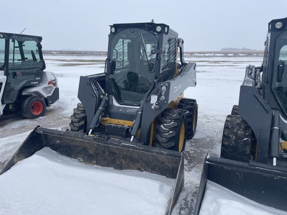 Image of John Deere 324G equipment image 2